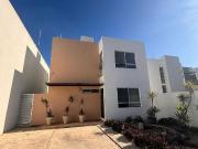 Casa Flora con amplio terreno, en venta, Dzitya