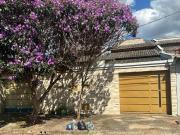 CASA FORTEVILLE 2 qtos com suíte Casa de Rua com 2...