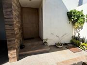 CASA FRENTE A AREA VERDE en Villa Magna