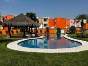 Casa frente a la alberca, Remodelada. A 10 min del Tec...