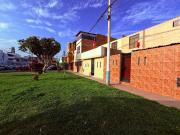 Casa frente a PARQUE en LA PERLA cerca Leoncio Prado
