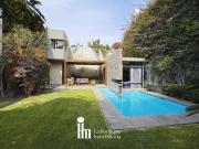 Casa Frente a Parque en Zona Cerrada con Piscina y 4...