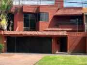 CASA FRENTE A PLAZA CIUDADELA. IDEAL PARA USO COMERCIAL