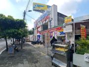 Casa frente almacen Éxito Calle 5a. 3 locales alquilados...