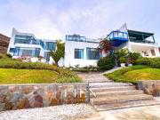 Casa Frente al Mar con Acceso Directo a la Playa