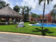 CASA FRENTE ALBERCA EN LAS GARZAS