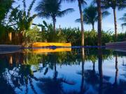 Casa frente ao mar a venda em Camburizinho!