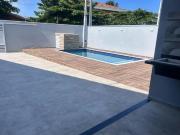 Casa frente mar com 3 quartos e piscina em Itanhaém