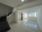 Casa Geminada à venda, 3 quartos, 1 suíte, 2 vagas,...