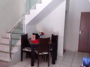 Casa geminada com área privativa de 02 quartos no Jardim...