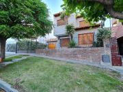 Casa Gerencial 4 dormitorios. La Rioja, Neuquén Capital