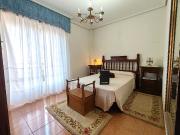 Casa grande con jardín y huerto en Murillo de rio Leza.!