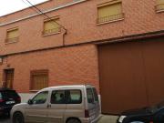 Casa grande en la zona centro con patio y nave