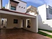 Casa Grande en Venta Col. Chuburná de Hidalgo,...