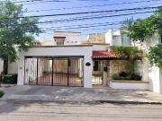 Casa Grande en Venta Col. Chuburná de Hidalgo,...