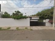 Casa GRANDE en VENTA y en Esquina en las Quintas,...