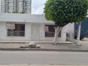 Casa grande y amplia para invertir en buen sector comercial