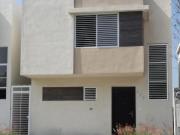 CASA HABITACION EN RENTA EN LA COLONIA VALLE AZUL,...