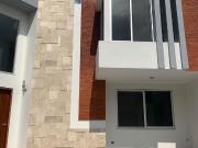 CASA HERMOSA EN LOMAS DE ANGELOPOLIS 2