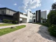 Casa ilumiada en renta en El campanario