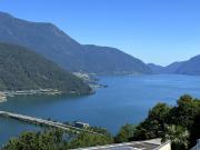 Casa immersa nel verde con stupenda vista lago