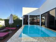 CASA INCRÍVEL COM VISTA PARA O LAGO