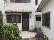 Casa independente a venda com 4 quartos em Manguinhos