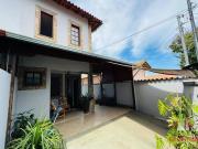 Casa independente com 3 quartos à venda, 180 m² por R$...