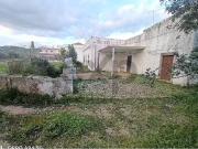 Casa independente T3 com logradouro e terreno em...