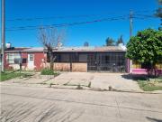 Casa independiente 3 dormitorios sobre Av en las 500...