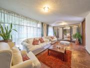 Casa Independiente con Departamento en Venta Sector...