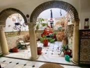 Casa independiente con patio,cochera y azotea en pleno...