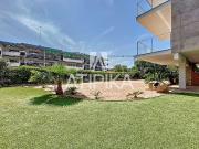Casa independiente con piscina en Montmar Bajo,...