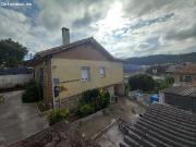 Casa independiente con terreno en Torrelavega