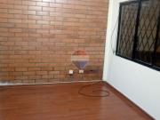 Casa independiente, de dos departamentos