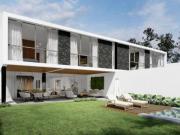 CASA INDEPENDIENTE DE ESTRENO Urb. Rinconada del Lago –...