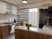 Casa independiente en Vialidad en Residencial con Alberca