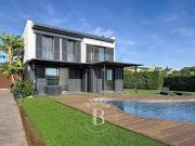 Casa independiente junto al golf y vistas mar 286m² Sant...