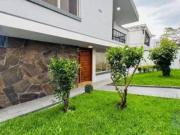 Casa independiente parcialmente remodelada en venta,...