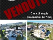 Casa indipendente 10 vani 607mq