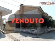 Casa indipendente 12 vani 350mq