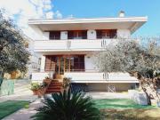 Casa indipendente 14 vani 500mq