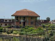 Casa indipendente 15 vani 700mq