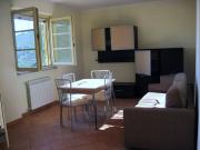 Casa indipendente arredata in affitto a Massa