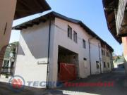 Casa indipendente con box a Front