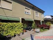 Casa Indipendente con Due Appartamenti e Laboratorio