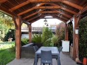 Casa indipendente con due appartamenti in vendita a...