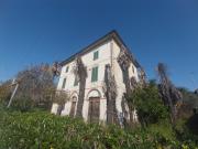 Casa indipendente con giardino a Camaiore