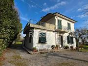 Casa indipendente con giardino a Empoli