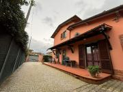 Casa indipendente con giardino a Forte dei Marmi